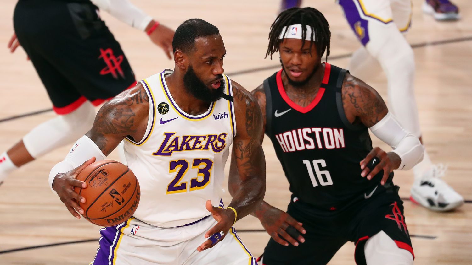 lebron-james-lakers-rockets 10.59.11 PM
